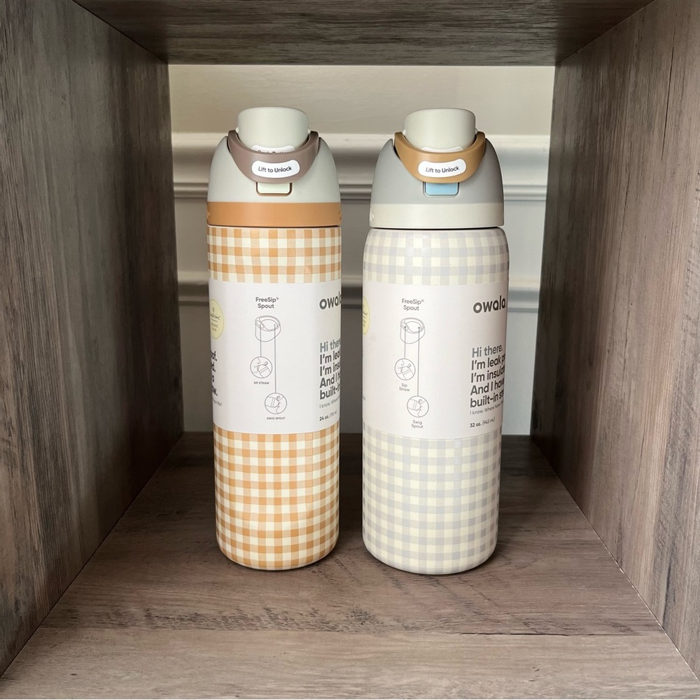 Owala Suppertime + Picnic Perfection Bundle FreeSip Water Bottle - Picture 2 of 5